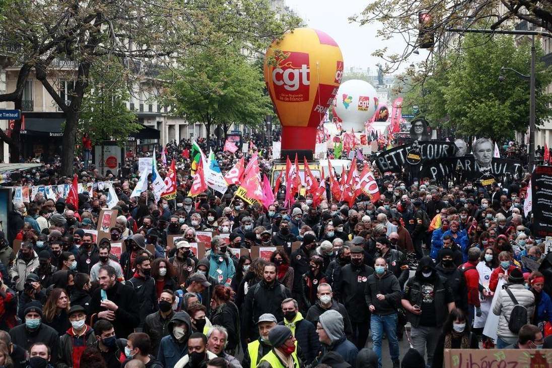 La manifestación en París, convocada por sindicatos, contó con la participación de 25.000 personas. El Gobierno estima que fueron solo 17.000.