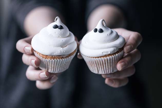 Receta de Halloween para niños: cupcakes de fantasmas