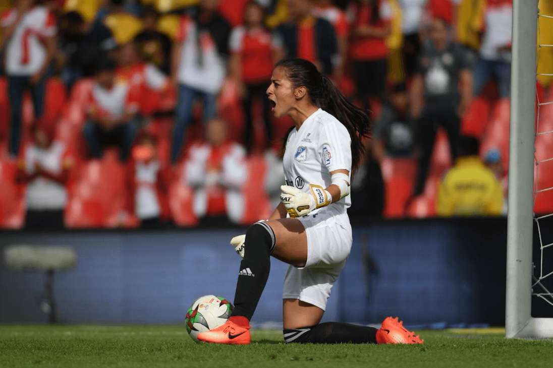 La portera Paula Villarraga, quien fue suplente y entró para la tanda de penales, fue figura con dos remates atajados tras el empate 1-1 de ambos equipos en el tiempo reglamentario.