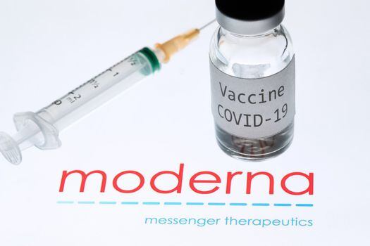 Esta semana comenzaron las primeras inyecciones de la vacuna desarrollada por Pfizer y BioNTech en Estados Unidos, con lo que Moderna sería el segundo suero disponible para combatir el COVID-19 en el país, si es confirmada su aprobación por el Gobierno y las agencias reguladoras.