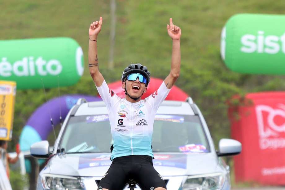 Yonatan Castro de Fundecom ganó la tercera etapa de la Vuelta de la Juventud 2024.