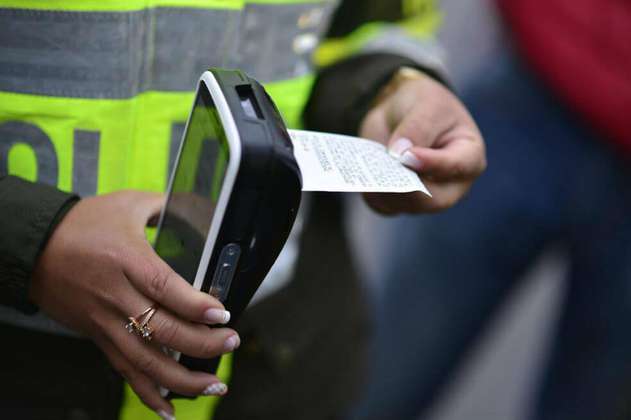 Policía de Tránsito adquiere nuevos equipos electrónicos para imponer comparendos en Bogotá