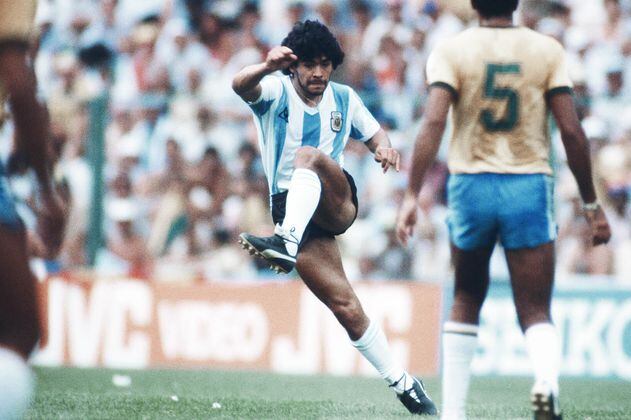 Las mil y una muertes de Maradona I (Homenaje)