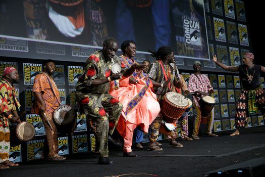 Massamba Diop y Baaba Maal se presentaron en vivo durante el San Diego Comic Con (Photo by Jesse Grant/Getty Images for Disney)