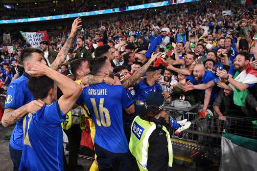 A la final de la Eurocopa, entre Inglaterra e Italia, asistieron cerca de 60.000 aficionados. 