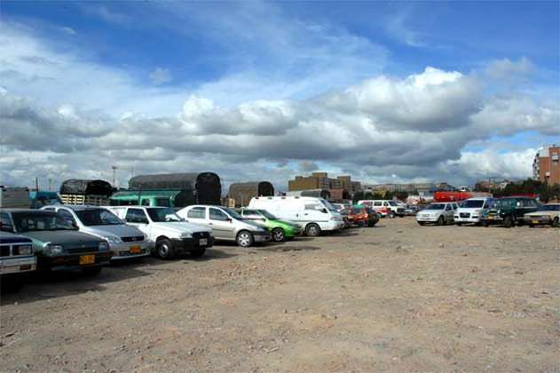 Bogotá recaudó casi $16 millones en sexta subasta de vehículos abandonados en patios