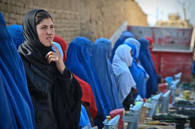 Cultura vs fanatismo: refugiados exhiben en un museo la riqueza de Afganistán