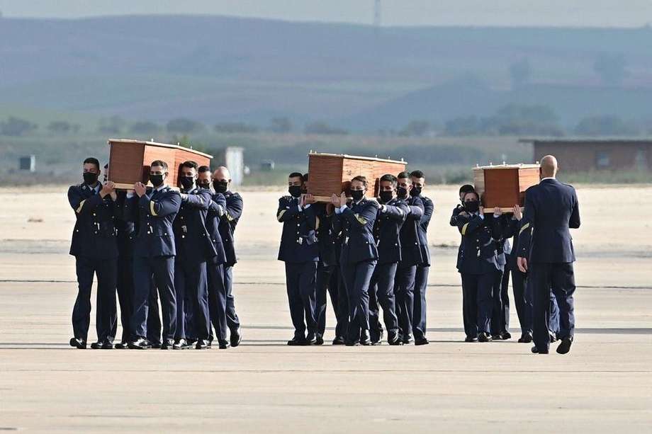 El viernes 30 de abril llegaron a España los féretros con los restos de los periodistas asesinados en Burkina Faso.