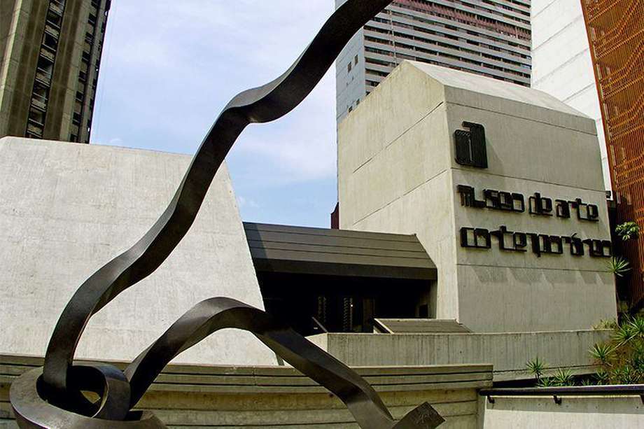 El Museo de Arte Contemporáneo de Caracas, ubicado en el área de Parque Central, es una de las áreas de recolección y exhibición de arte en Venezuela con mas de 3.000 obras.