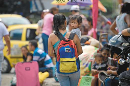 El Estatuto Temporal de Protección para Migrantes Venezolanos buscará beneficiar a partir de la regularización e identificación a cerca de 1.8 millones de migrantes que residen en Colombia. 