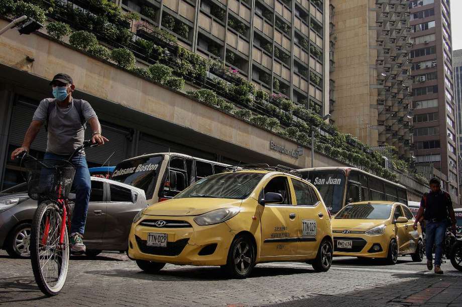 Durante este primer semestre del año los taxistas no tendrán pico y placa en Medellín.