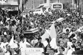 Operación Mariscal: todos los 21 de mayo la Comuna 13 se viste de blanco