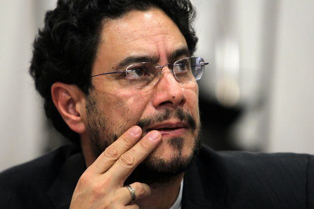 Cepeda dice que recusará a Francisco Barbosa si el caso Uribe pasa a la Fiscalía
