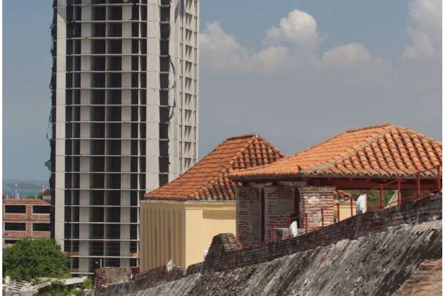 Cartagena: alcaldía firma convenio para demolición de Aquarela y constructores responden
