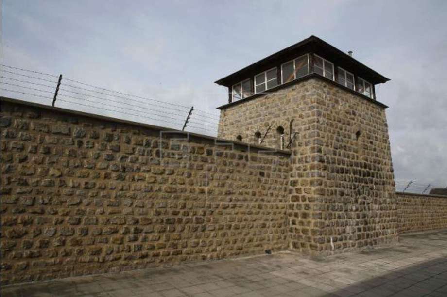 Vista de un muro exterior del viejo campo de concentración de Mauthausen (Austria).