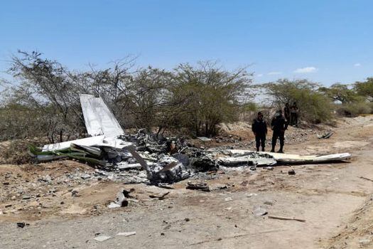 Al menos 7 personas, entre ellas turistas, murieron al caer avioneta en Perú.