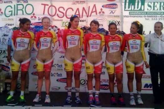 No vemos la necesidad de cambiar el uniforme: ciclistas colombianas