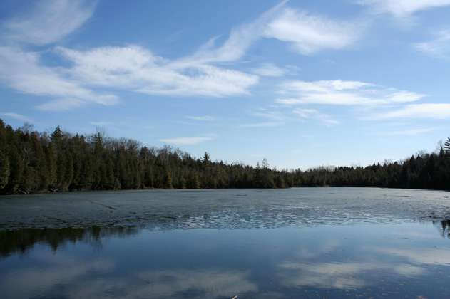 Proponen que un lago en Canadá marque el inicio del Antropoceno