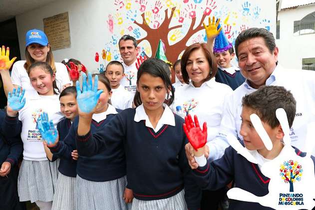 Con brochas y pintura revivirán los muros de 1.500 escuelas de Cundinamarca 