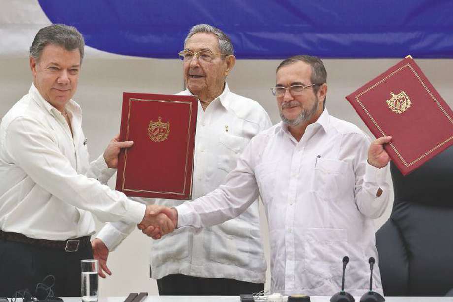 El exnegociador Humberto De La Calle y el excomisionado de paz, Sergio Jaramillo, firmaron el documento. Estos son sus principales puntos.