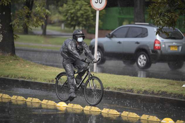 Llueve en Bogotá: así se vivió este viernes el fuerte aguacero 