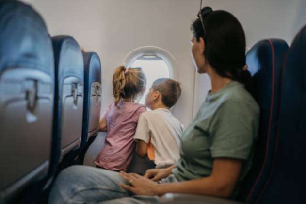¿Por qué toca abrir las ventanillas del avión al despegar y aterrizar?