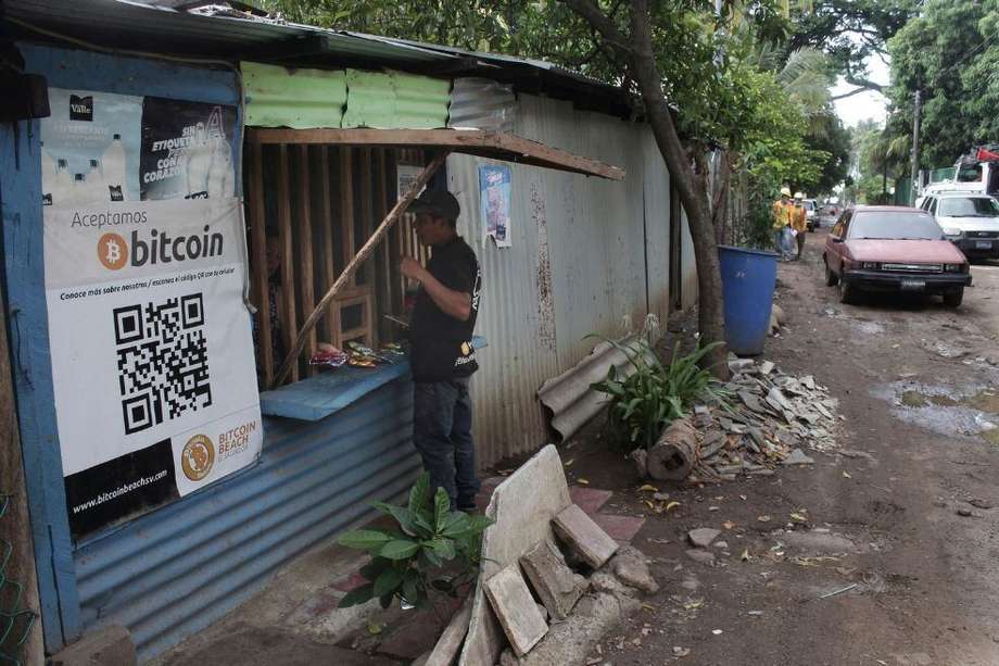El pueblo salvadoreño de El Zonte funciona con dólar estadounidense y bitcóin.