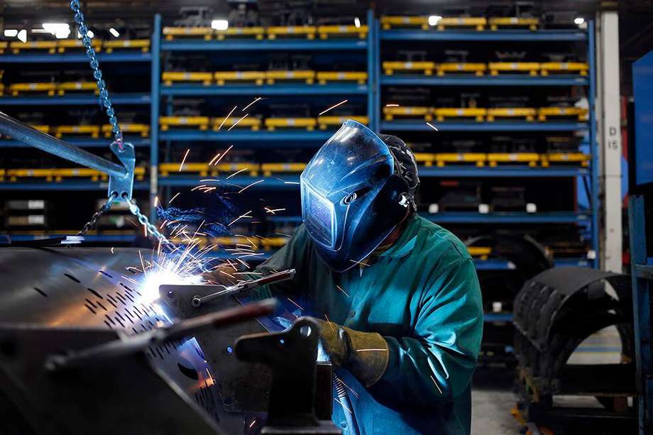 Las manufacturas continúan jalonando el crecimiento de la economía colombiana.