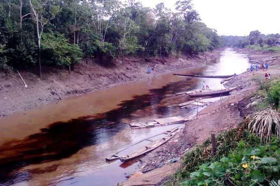  Perú declaró el estado de emergencia por 90 días en el área amazónica afectada donde viven unos 2,500 indígenas.