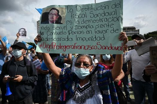 Las protestas en Guatemala crecen por cuenta de la destitución del fiscal anticorrupción.