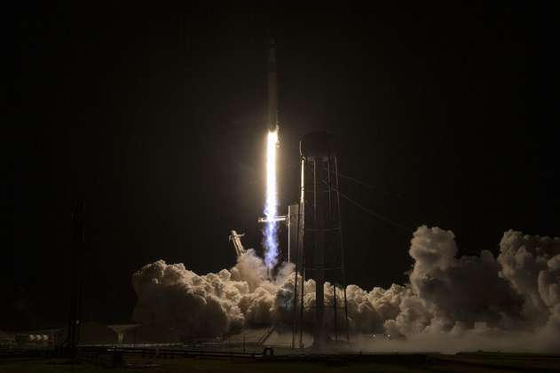 Seis meses en el espacio: cuatro astronautas despegaron en cohete del SpaceX
