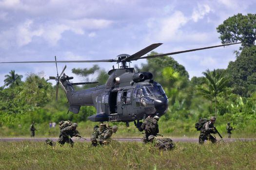 Ejercicios militares del ejército de Brasil en la Amazonia. / AP