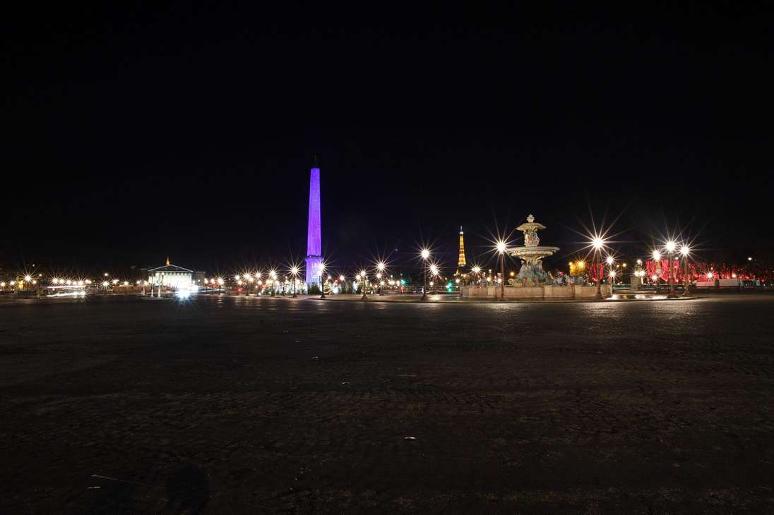 Vista de la plaza Concorde con su obelisco, en París, Francia.