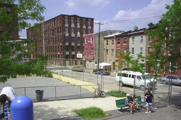 Adictos al fentanilo se toman las calles de Kensington, una ciudad de Filadelfia