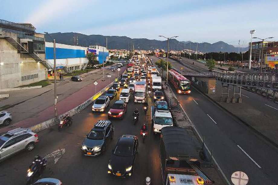 En el último puente festivo de agosto, salieron 645.000 vehículos por la calle 80. 