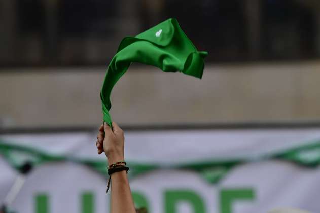 Un pañuelo verde de 20 metros se extendió por la despenalización del aborto
