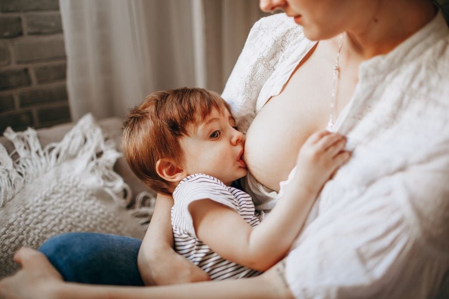 Hay una creencia popular de que las madres que están en lactancia no quedan embarazadas ¿Es cierto? Aquí te contamos.