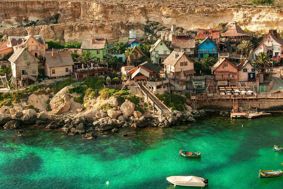 El “Popeye's Village” o “pueblo de Popeye” está situada en Anchor Bay, al noroeste de Malta.