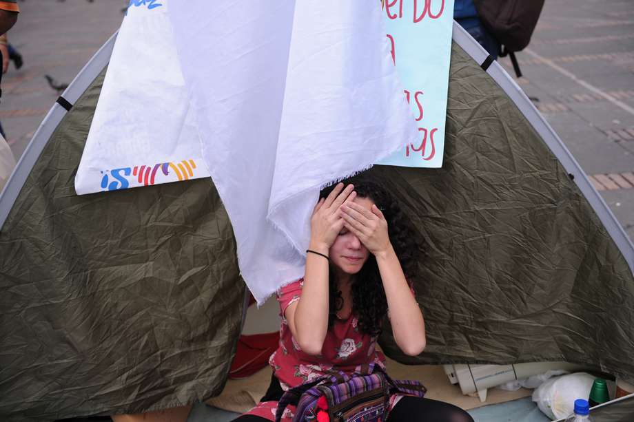 Campistas en la Plaza de Bolívar, en apoyo al acuerdo de paz con las Farc, después de la victoria del (NO), en el plebiscito.