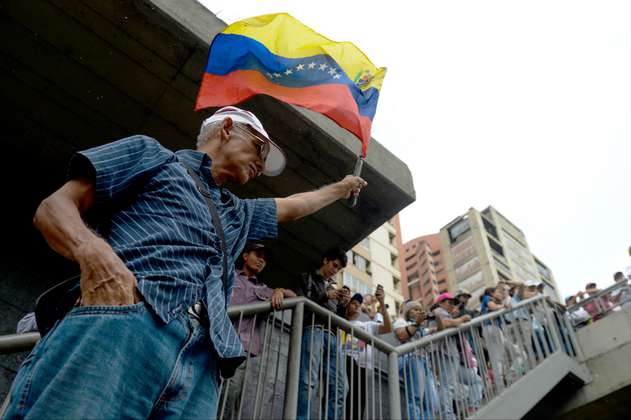 Así fue la “Marcha de los abuelos” que desafió a Maduro por crisis de salud