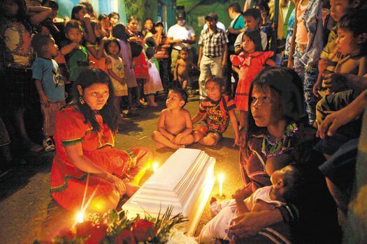 Los rituales de muerte para los indígenas en Chocó son fundamentales para la realización de los duelos por pérdida. Sin ellos, según las comunidades, los espíritus quedan rondando en el territorio.