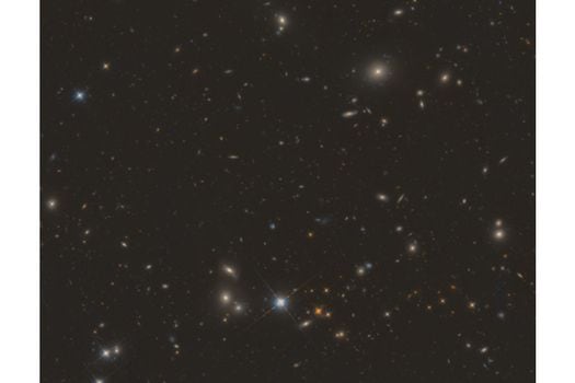 Esta imagen muestra los objetos más brillantes y raros del universo tomados por el Telescopio espacial Hubble.