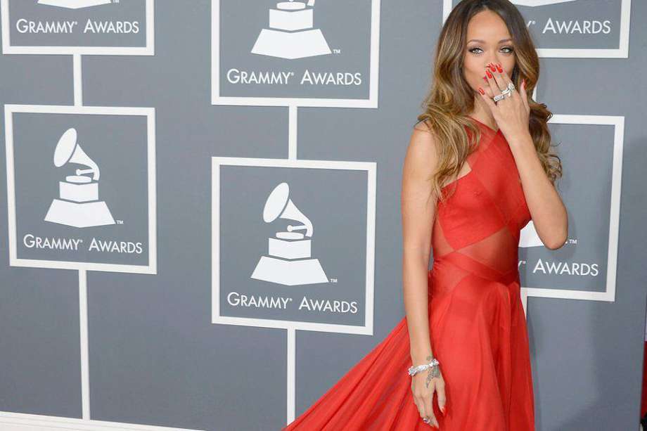 Rihanna en los premios Grammy 2013. / Efe