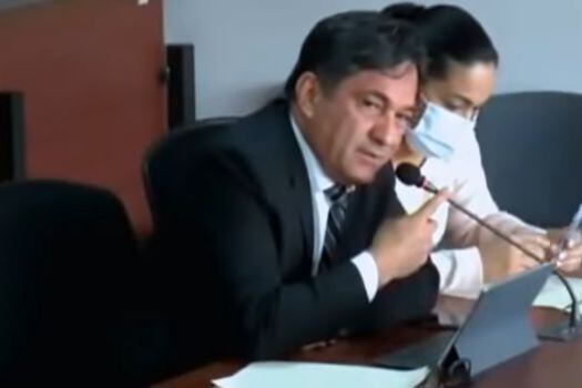 El abogado John Jairo Cadena representa los intereses de Paul Naranjo.