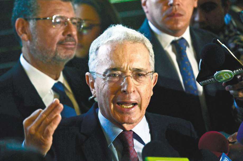 El expresidente Álvaro Uribe calificó de "urgente" la salida del Ejército a las calles. Este 29 de abril se realiza la segunda jornada del paro nacional./ Joaquín Sarmiento. 