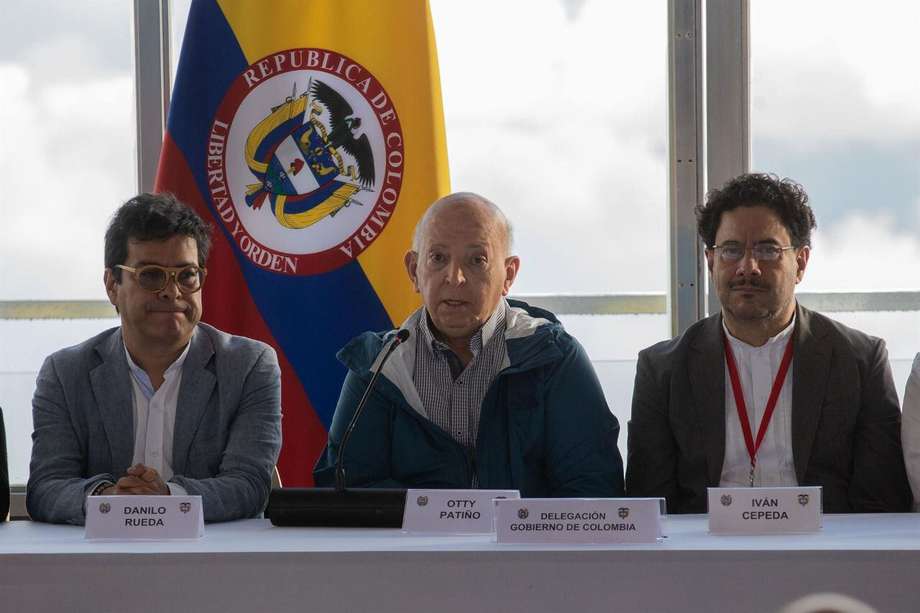 De izquierda a derecha: Danilo Rueda, Otty Patiño e Iván Cepeda.