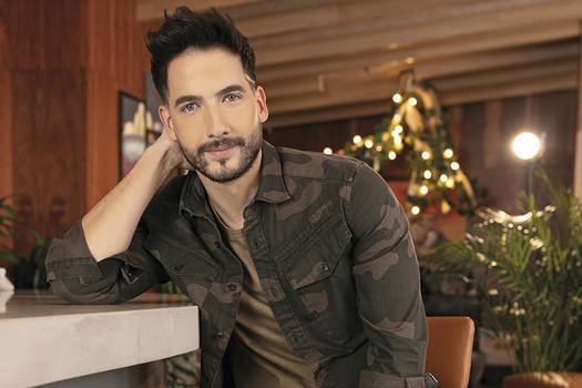 El actor personifica a Juanes en La Nieta Elegida del canal RCN.