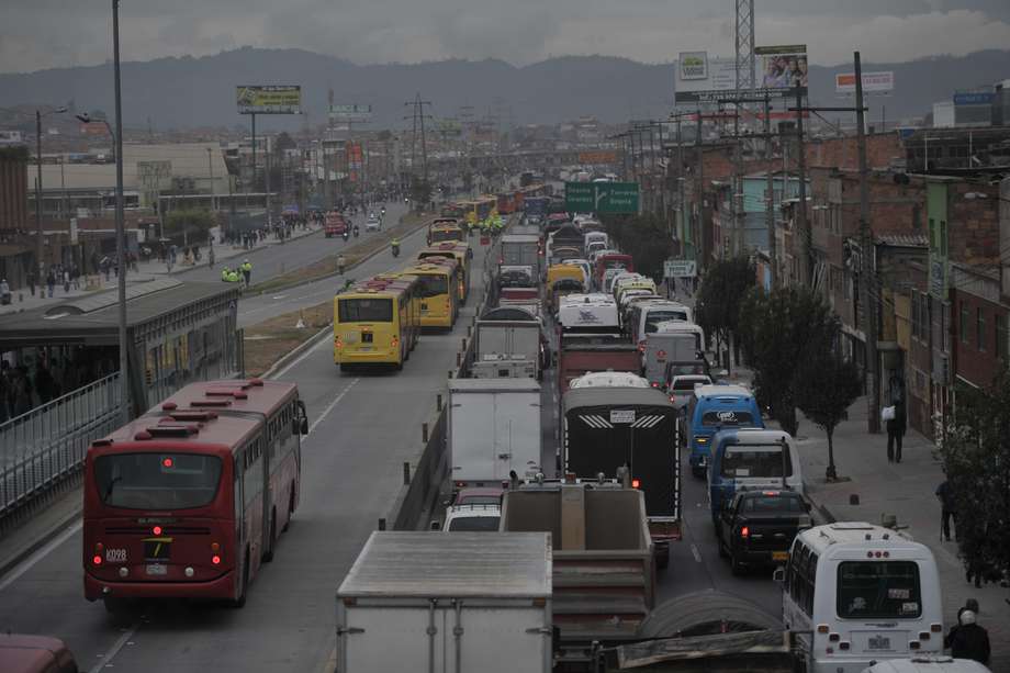 El Transmilenio en Bogotá presentó un déficit cercano a los $1,5 billones durante la pandemia. 