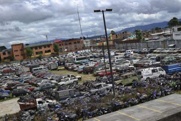 Subastarán 500 carros abandonados en Bogotá: ¿cómo participar? 