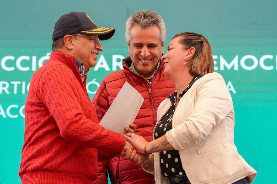El presidente Gustavo Petro y el ministro del Interior, Luis Fernando Velasco, dieron el balance del "Banco de Proyectos  2023: Juntos Transformando Comunidades".